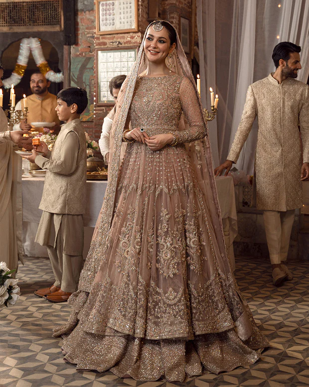 PeachPinkBridalDressPakistaniinPishwasStyle_620x