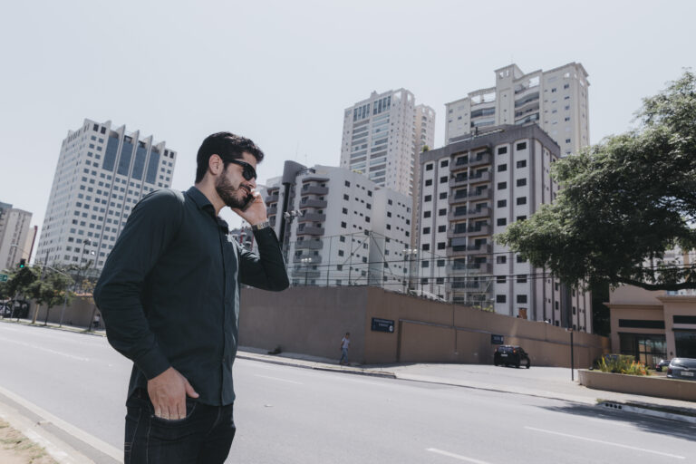 Navigate the Pakistani Real Estate Market