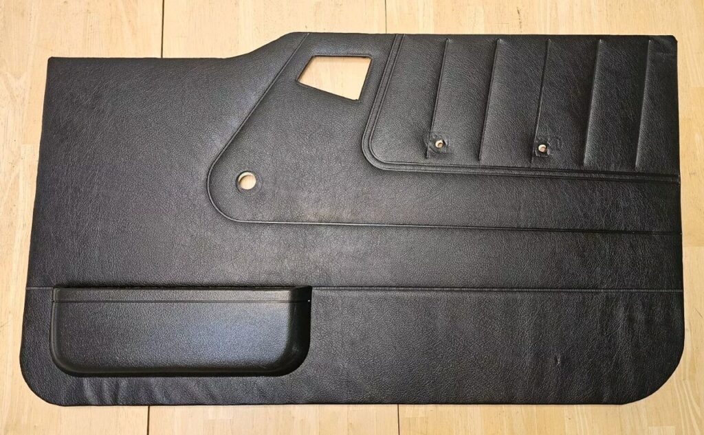 Cover Interior Head Triangle Door Plate Parts for Tracker 2001