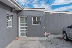 Remax Houses for Sale in Kensington Cape Town