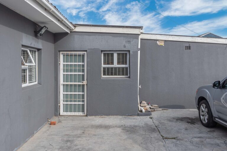 Remax Houses for Sale in Kensington Cape Town